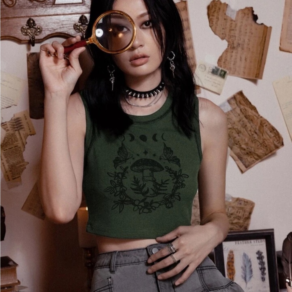 ROMWE Olive Green Moon & Mushroom Crop Tank Top - Picture 8 of 10